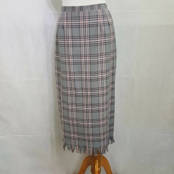 Unbranded Dresses & Skirts - Gray and Pink Plaid Skirt 10P  Fringe Trim Long